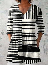 Sophie | Long Blouse with V-Neck - Black White