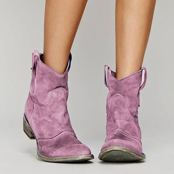 Evi - Vintage Cowboy Ankle Bootshttps://www.lilyandsophiemontreal.com/products/evi-vintage-cowboy-ankle-boots?variant=53758306484564