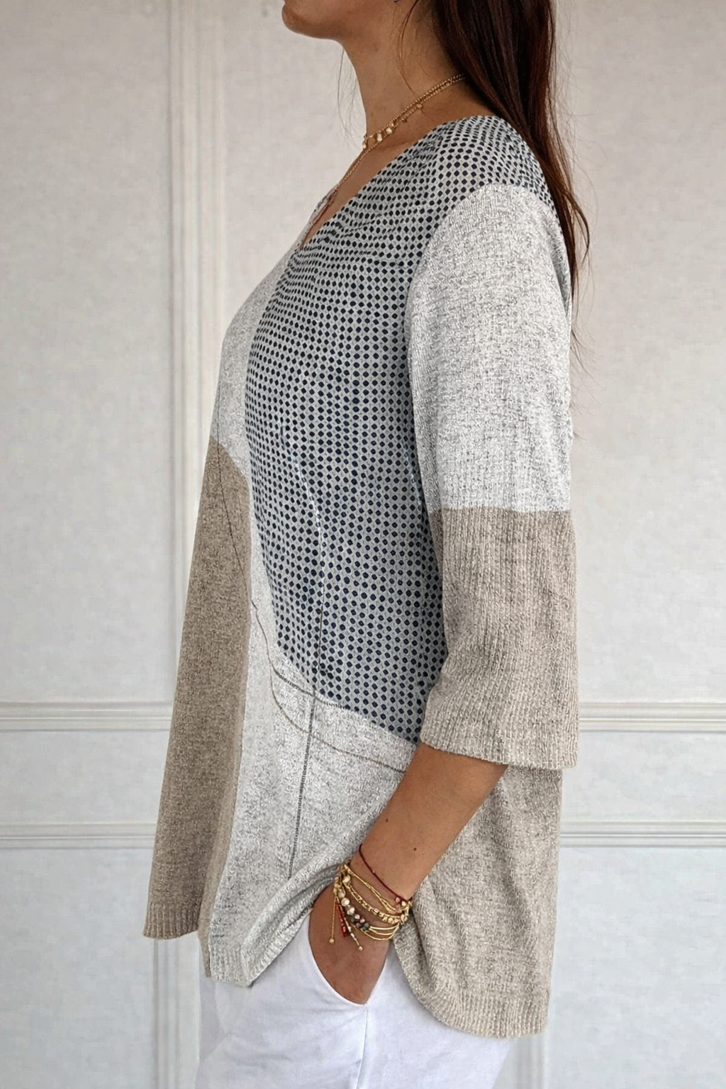 Women's Casual Knit Sweater with Abstract Geometric Pattern